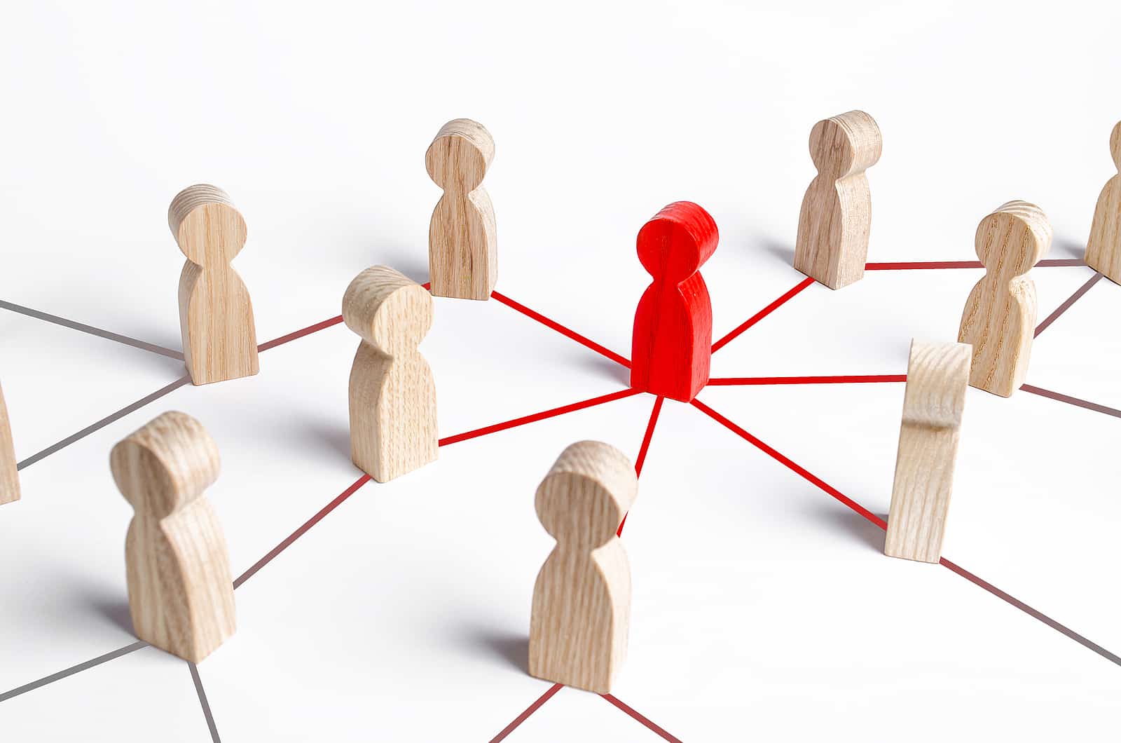 The red figure of a person spreads his influence to people by online reputation management